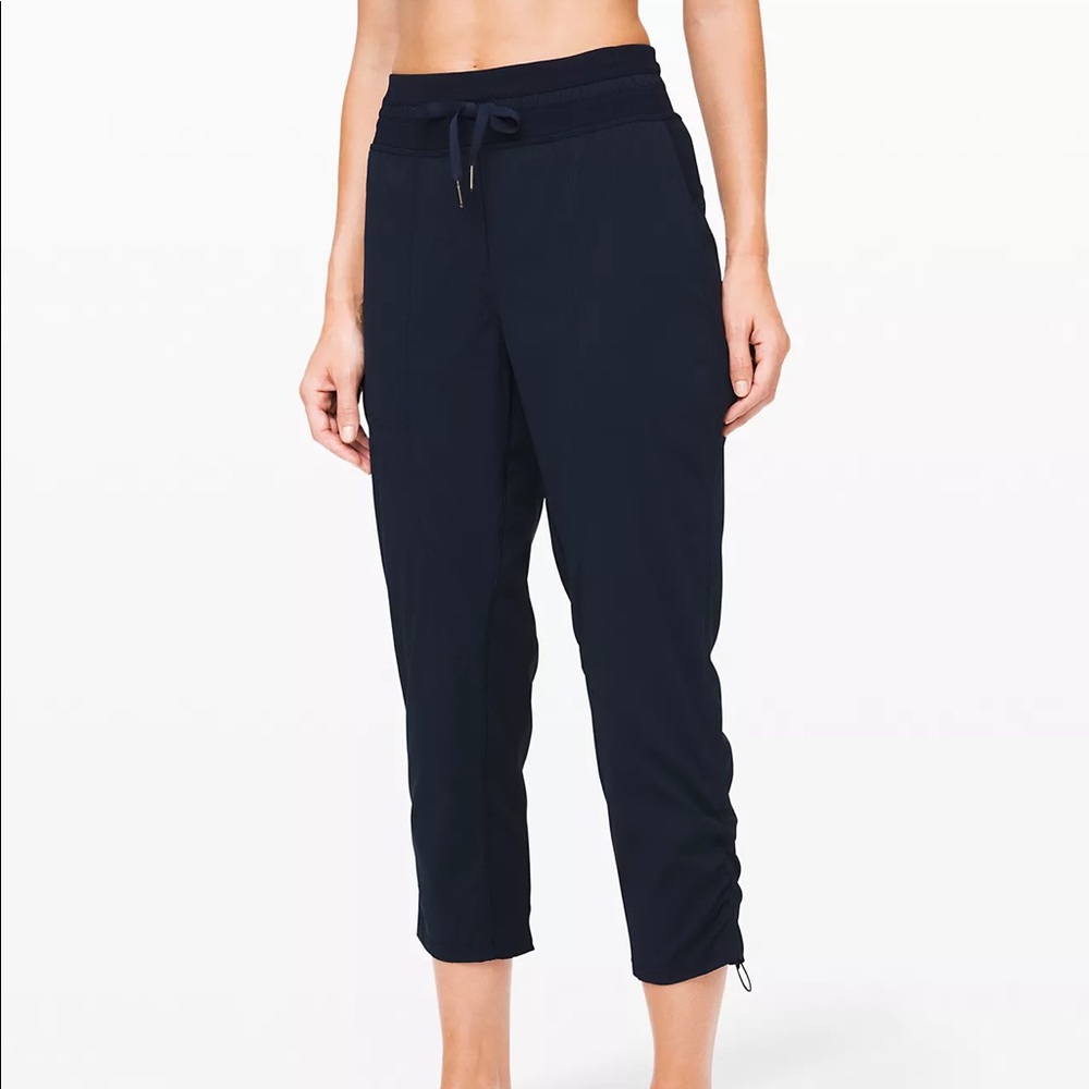 Lululemon Dance Studio Mid-Rise Crop 25"